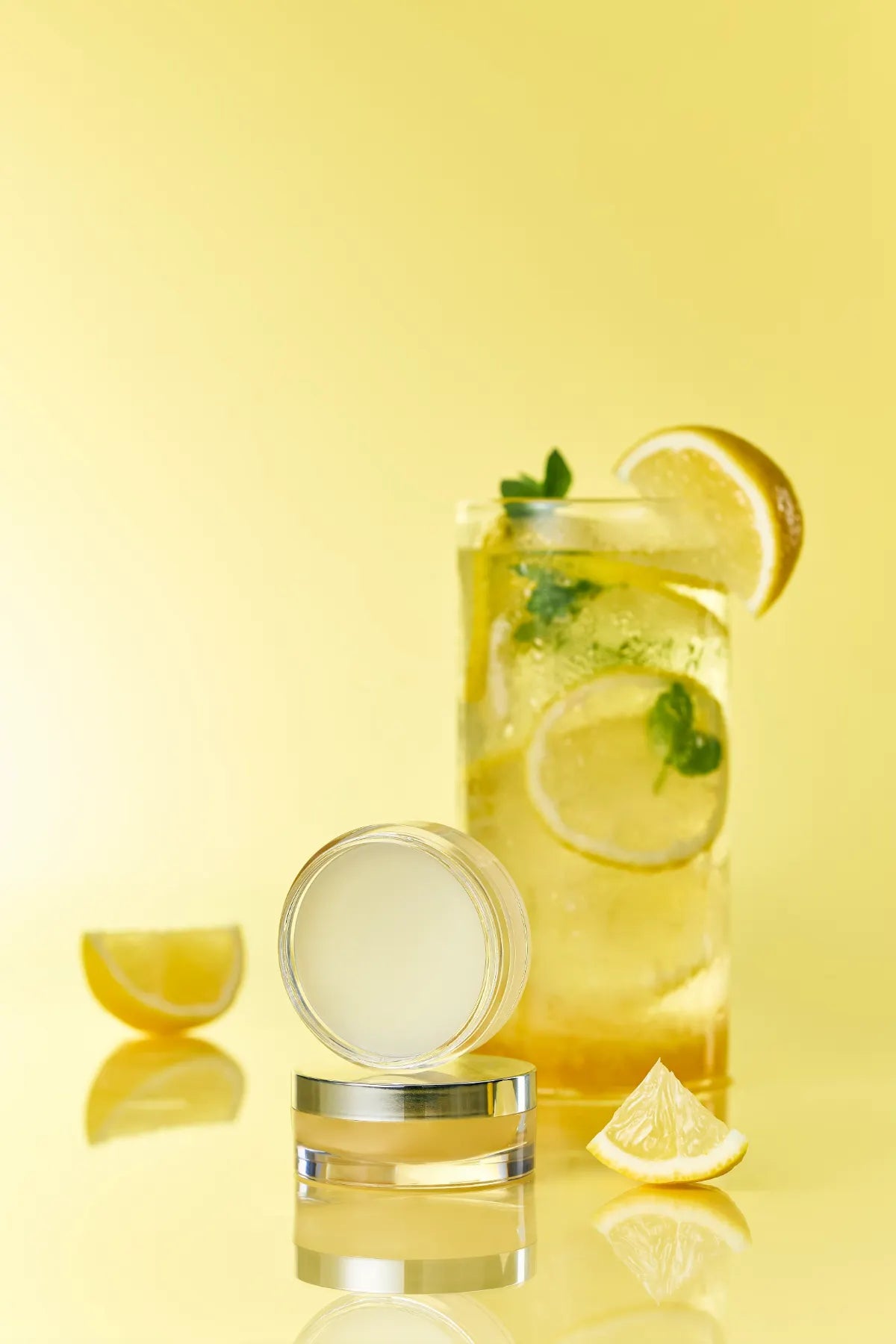 Hwarang' Yuja Sweet Lip Volumizer virkistävä huulinaamio