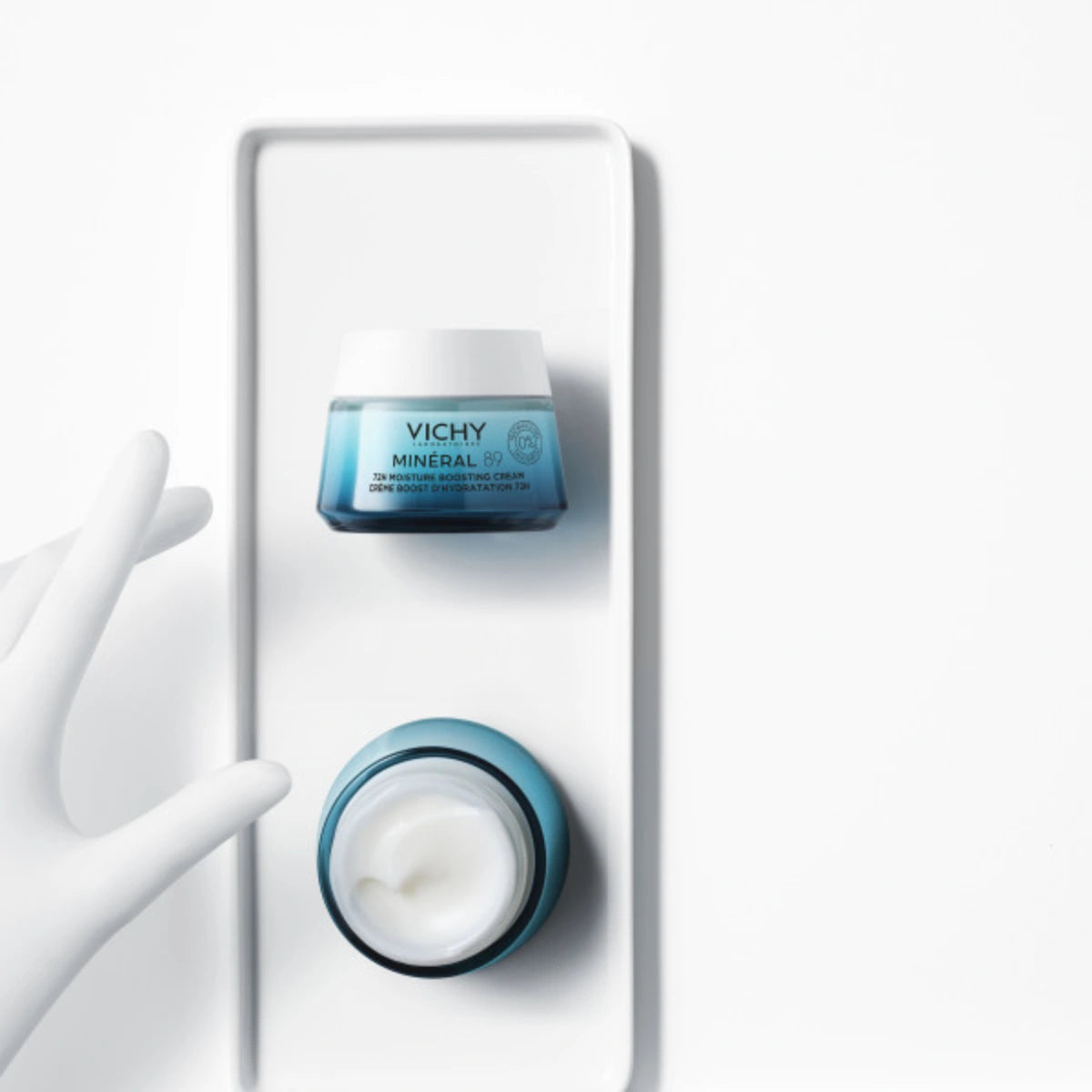 VICHY Mineral 89 72h kasvovoide 50 ml kosteuttaa ihoa pitkäkestoisesti jopa 72 tunnin ajan