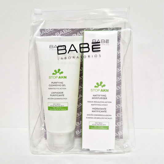 BABE Stop Akn Kit 1 kpl tuotepakkaus rasvoittuvalle iholle. Matkakokoiset epäpuhtaan ihon hoitotuotteet.