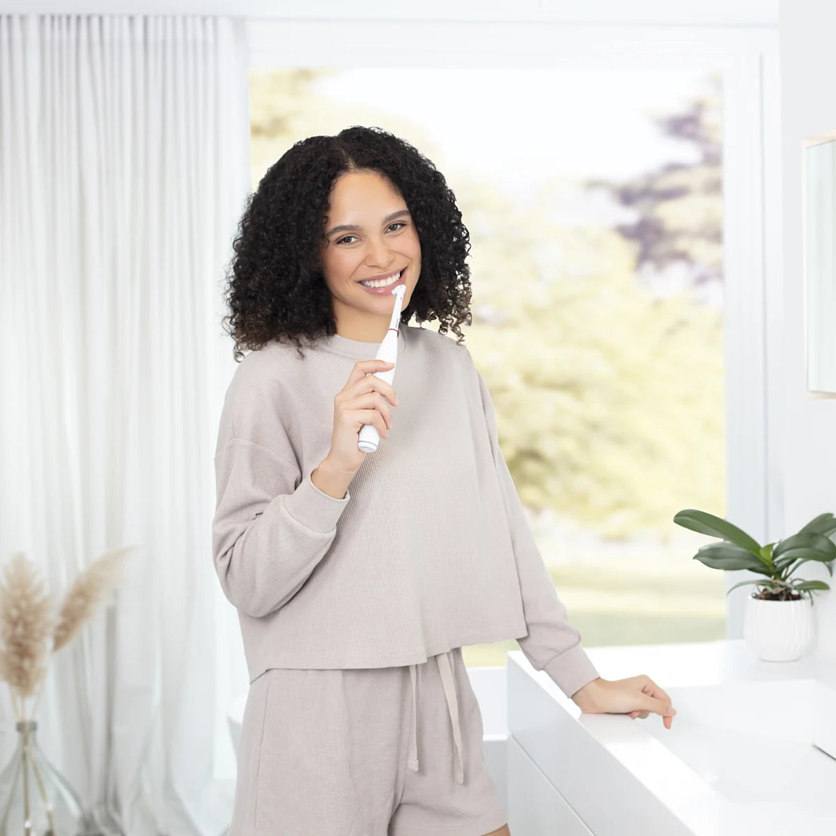 Beurer TB30 Sähköhammasharja 1 kpl puhdistaa tehokkaasti hampaat ja ienrajat