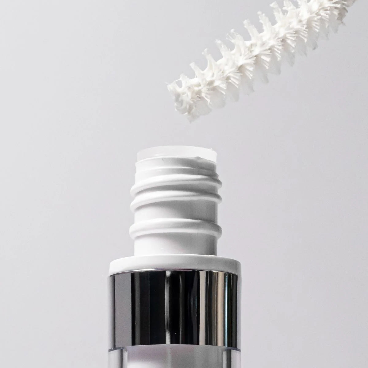 Christian Breton Eyelash Builder 5 g – ripsiseerumi vahvistaa ripsiä