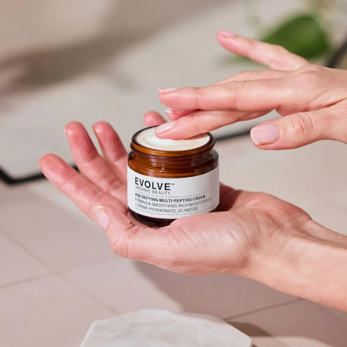 EVOLVE Age Defying Multi Peptide Cream 60 ml – Kiinteyttävä peptidikasvovoide 