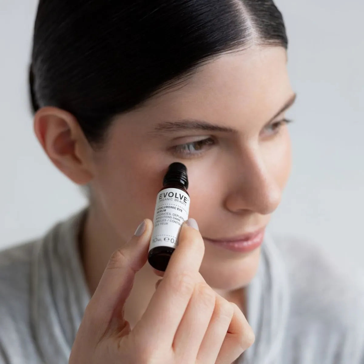 EVOLVE Hyaluronic Eye Serum Silmänympärysseerumi 10 ml viilentää