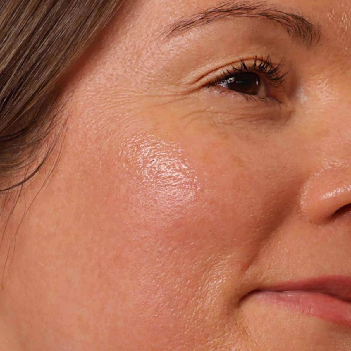 Evolve Peptide 360 kasvoseerumi silottaa juonteita