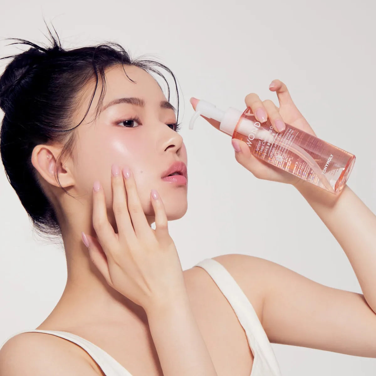 Tonymoly Wonder Apricot Deep Cleansing Oil 190 ml – puhdistusöljy kaikille ihotyypeille