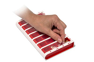 SCHINE PILL BOX L LÄÄKEANNOSTELIJA SUOMENKIELINEN, PUNAINEN 1 KAPPALE