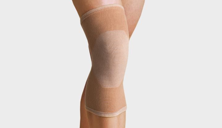 THERMOSKIN KNEE 4 WAY M ELASTIC ANATOMISESTI MUOTOILTU POLVITUKI 1 KPL